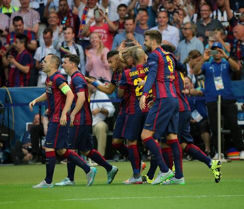 Sandro Ramirez FC Barcelona Barca 29) and Ivan Rakitic (FC Barcelona 4) beim Torjubel nach dem Treffer zum 1:0 waehrend des Champions League Finales zwischen Juventus Turin und dem FC Barcelona am 06.06.2015 im Berliner Olympia Stadion ( Copyright: Schülerx xEibner-Pressefoto EP_jse