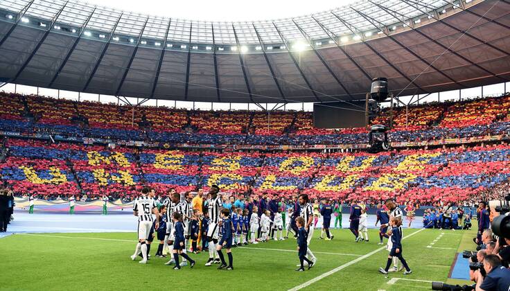 Berlin - Fußball - Champions League Finale Fans FC Barcelona (Barca) - Choreographie 
