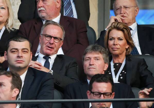 Karlheinz Rummenigge mit Ehefrau Martina waehrend des Champions League Finales zwischen Juventus Turin und dem FC Barcelona Barca am 06.06.2015 im Berliner Olympia Stadion ( Copyright: Schülerx xEibner-Pressefoto EP_jse