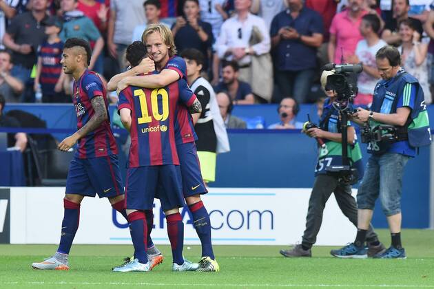 Fußball Champions League Finale Juventus Turin - FC Barcelona Barca am 06.06.2015 im Olympia Stadion in Berlin Torjubel zum 0:1 durch Ivan Rakitic ( Barcelona ), rechts - Neymar ( Barcelona ), links - Lionel Messi ( Barcelona ), mitte
