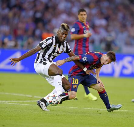 06.06.2015, Fussball Champions League Finale 2014 2015 im Olympiastadion Berlin, Juventus Turin - FC Barcelona Barca v.li: Paul Pogba (Juventus Turin) gegen Lionel Messi (FC Barcelona). 