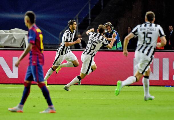 06.06.2015, xjhx, Fussball Champions League, Juventus Turin - FC Barcelona Barca v.l. Alvaro Morata (Juventus Turin), Stephan Lichtsteiner (Juventus Turin), Andrea Barzagli (Juventus Turin) Torjubel, Goal celebration, celebrate the goal zum 1:1