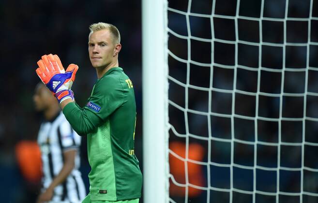 FUSSBALL CHAMPIONS LEAGUE FINALE SAISON 2014 2015 Juventus Turin - FC Barcelona Barca 06.06.2015 Daumen hoch: Torwart Marc Andre ter Stegen (FC Barcelona) 