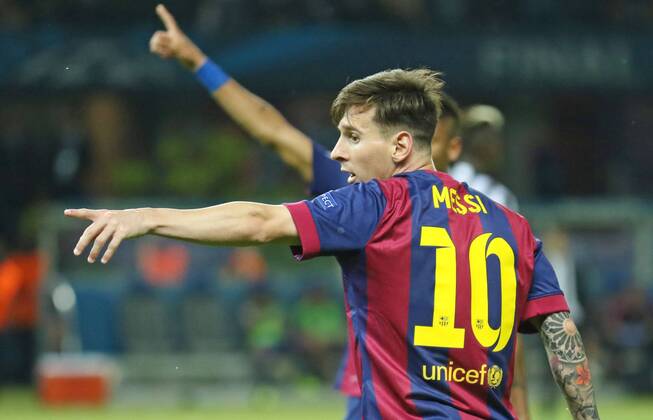Lionel MESSI, Barca 10 gestikuliert und gibt Anweisungen, Aktion, Einzelbild, Gestik, Geste, Handbewegung, zeigen, deuten FC Barcelona Barca - JUVENTUS TURIN ( - ) Fussball UEFA Champions League, Finale, im Olympiastadion Berlin, Deutschland am 06.06.2016 CL Saison 2014 2015