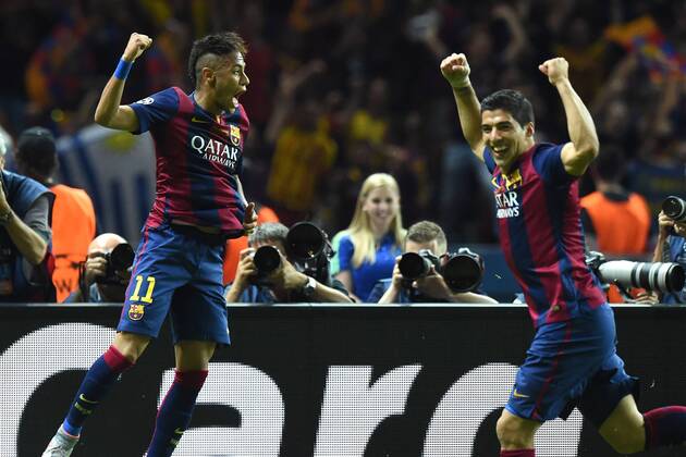 Fußball Champions League Finale Juventus Turin - FC Barcelona Barca am 06.06.2015 im Olympia Stadion in Berlin Torjubel zum 1:2 durch Luis Suarez ( Barcelona ), rechts - Neymar ( Barcelona ), links