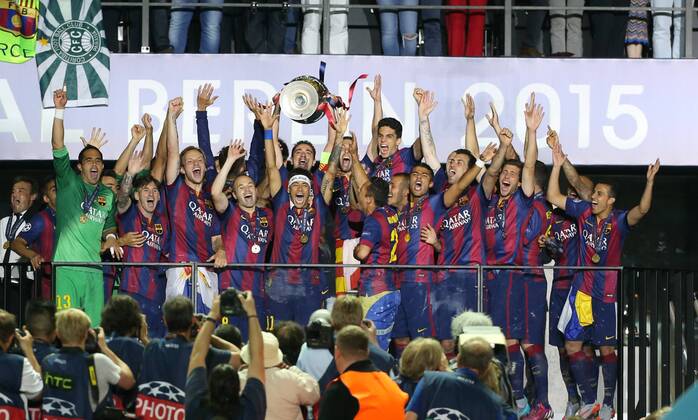 CL Pokalsieger Barcelona - Siegerehrung Fußball Fussball UEFA Championsleague Finale Saison 2014 2015 06.06.2015 FC Barcelona Barca Barca Claudio Bravo, Lionel Messi, Ivan Rakitic, Andres Iniesta, Neymar Jr., Xavi Hernandez, Adriano, Rafinha Alcantara, Sergio Busquets, Sergi Roberto, Pedro Rodriguez