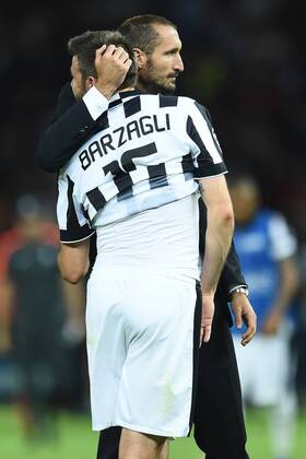 Mg Berlin 06 06 2015 - finale Champions League Juventus Turin vs FC Barcelona (Barca): Enttäuschung Andrea Barzagli-Giorgio Chiellini 