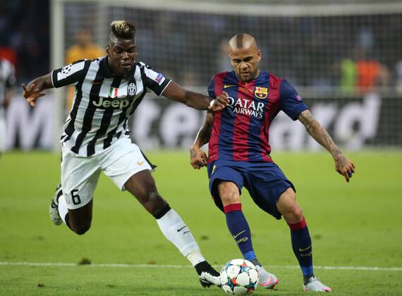 Berlin, Fussball, Herren, UEFA Champions League Final, Finale, Juventus Turin vs FC Barcelona Barca 06.06.2015, Olympiastadion, Berlin, paul pogba, daniel alves FC Barcelona,
