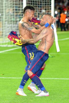 Fußball Champions League Finale Juventus Turin - FC Barcelona Barca am 06.06.2015 im Olympia Stadion in Berlin Neymar ( Barcelona ), links - Daniel Alves ( Barcelona ), rechts