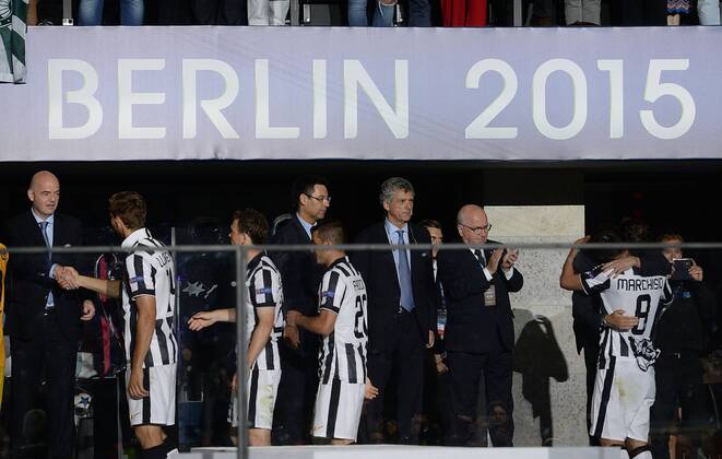 06.06.2015, xjhx, Fussball Champions League, Juventus Turin - FC Barcelona Barca v.l. Spieler von Juventus Turin Players of Juventus Turin enttaeuscht, enttaeuscht schauend, dissapointed