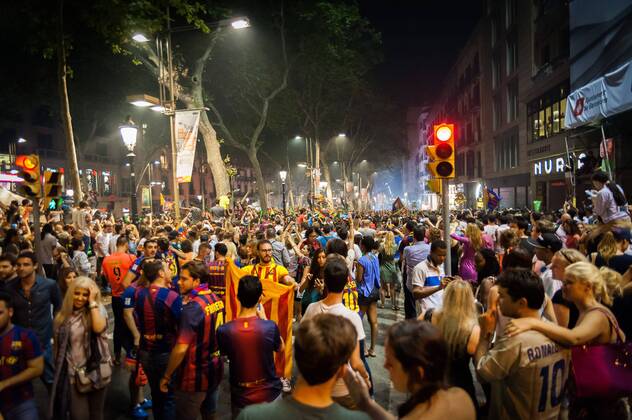 June 6, 2015 - Barcelona, Spain - Thousands of supporters of FC Barcelona Barca celebrate the victory of his team in the Champions League in Canaletas font in Barcelona on May 6, 2015. Thousands of supporters of FC Barcelona celebrate the victory of his team  - ZUMAn230