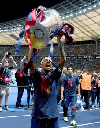 FUSSBALL CHAMPIONS LEAGUE FINALE SAISON 2014 2015 Juventus Turin - FC Barcelona Barca 06.06.2015 Der FC Barcelona gewinnt die Champions League 2015: Neymar jubelt mit dem Pokal 