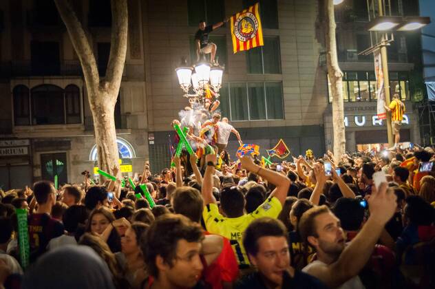 June 6, 2015 - Barcelona, Spain - Thousands of supporters of FC Barcelona Barca celebrate the victory of his team in the Champions League in Canaletas font in Barcelona on May 6, 2015. Thousands of supporters of FC Barcelona celebrate the victory of his team  - ZUMAn230