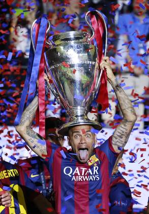 DANI ALVES Team FC Barcelona Barca Champions League Sieger 2015 bei der Siegeehrung UEFA Champions League Finale Juventus Turin-FC Barcelona in Berlin am 06.Juni 2015 in Berlin 