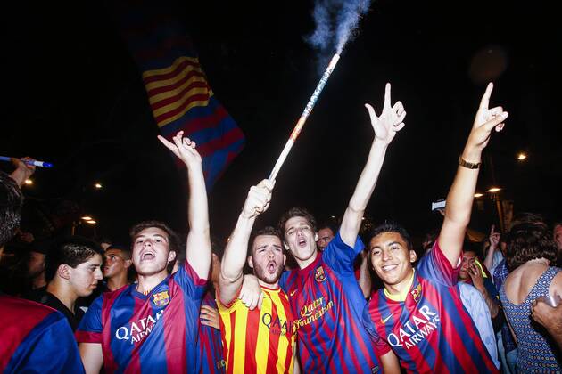 June 6, 2015 - Barcelona, Catalonia, Spain - Thousands of Barcelona fans culers celebrating at the Canaletas fountain the fifth Champions League win of the FC Barcelona Barca after beating Juventus Turin 3-1 in the Final. (Photo: Xavi Bonilla Cordon Press) 