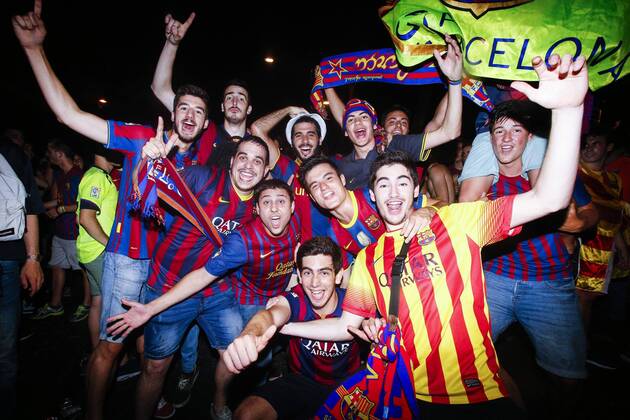 June 6, 2015 - Barcelona, Catalonia, Spain - Thousands of Barcelona fans culers celebrating at the Canaletas fountain the fifth Champions League win of the FC Barcelona Barca after beating Juventus Turin 3-1 in the Final. (Photo: Xavi Bonilla Cordon Press) 