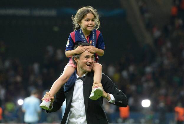 06.06.2015, xjhx, Fussball Champions League, Juventus Turin - FC Barcelona Barca v.l. Luis Enrique (Trainer Head Coach FC Barcelona) jubeln jubelt nach Spielende mit seiner Tochter