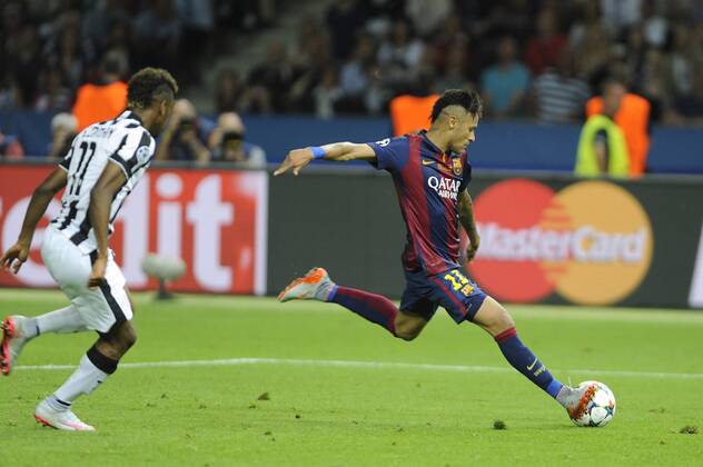 Tor zum 3-1 durch NEYMAR FC Barcelona Barca ,Aktion,Torschuss,Li:Paul Pogba (Juventus Turin), Fussball Champions League Finale 2015 Juventus Turin-FC Barcelona 1-3. Saison2014 15, am 06.06.2015,O LY M P I A S T A D I O N B E R L I N.