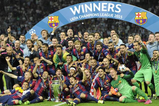 Teamfoto,Team,Mannschaft,Mannschaftsfoto ,Spieler,mit dem Pokal,Trophy,Trophaee,Cup.Jubel,Freude,Begeisterung,, Aktion,u.a. mit Lionel MESSI FC Barcelona Barca ,Luis SUAREZ (FC Barcelona),NEYMAR (FC Barcelona),Marc Andre Ter STEGEN,Torwart (FC Barcelona). Siegerehrung, Fussball Champions League Finale 2015 Juventus Turin-FC Barcelona 1-3. Saison2014 15, am 06.06.2015,O LY M P I A S T A D I O N B E R L I N.