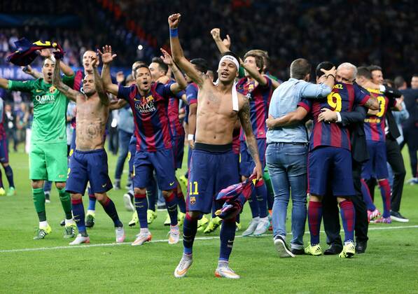 Berlin Fußball Champions League Finale Juventus Turin vs. FC Barcelona Barca vorn Neymar (Barcelona) feiert mit der Mannschaft