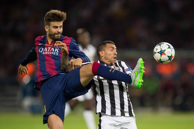 Samstag 06.06.2015, Fussball, Saison 2014 2015, UEFA Champions League Finale 2015 in Berlin, Juventus Turin - FC Barcelona Barca 1:3, Gerard Pique (Barcelona) gegen Carlos TEVEZ (Turin) DeFodi001