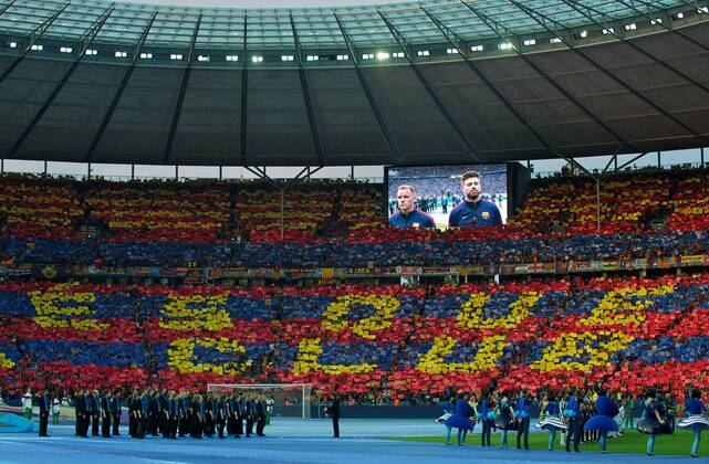 Fussball Berlin Olympiastadion 06.06.2015 UEFA CHAMPIONS LEAGUE FINALE Juventus Turin ITA geg FC Barcelona Barca ESP 1 : 3 FC Barcelona CHAMPIONS LEAGUE Gewinner 2015 Teamvorstellung auf der Videowand vlnr TW Marc Andre TER STEGEN Barca 01 Gerard PIQUE Barca 03