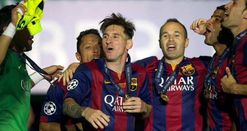Aktuell Fußball, FC Barcelona gewinnt die Champions League Fussball Berlin Olympiastadion 06.06.2015 UEFA CHAMPIONS LEAGUE FINALE Juventus Turin ITA geg FC Barcelona Barca ESP 1 : 3 FC Barcelona CHAMPIONS LEAGUE Gewinner 2015 vlnr TW Claudio BRAVO Barca 13 barca ADRIANO Correia Claro Barca 21 Lionel Andres MESSI Barca 10 Andres INIESTA Lujan Barca 08