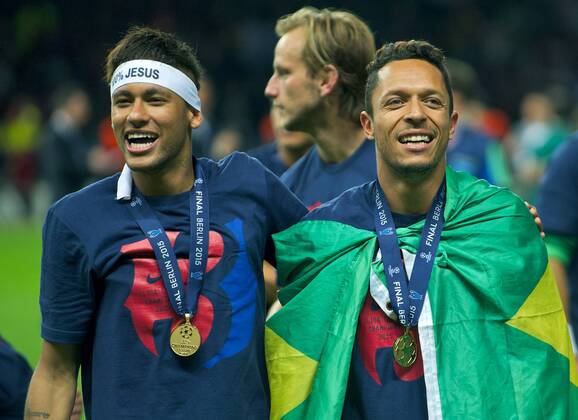Aktuell Fußball, FC Barcelona gewinnt die Champions League Fussball Berlin Olympiastadion 06.06.2015 UEFA CHAMPIONS LEAGUE FINALE Juventus Turin ITA geg FC Barcelona Barca ESP 1 : 3 FC Barcelona CHAMPIONS LEAGUE Gewinner 2015 NEYMAR da Silva Santos Junior Barca 11 ADRIANO Correia Claro Barca 21