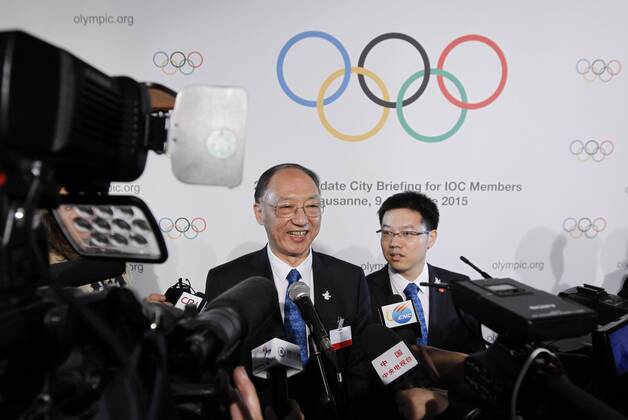 LAUSANNE, June 9, 2015 (Xinhua) -- Liu Peng (L), minister of the General Administration of of China and president of the Chinese Olympic Committee, addresses to the media after the briefing for International Olympic Committee (IOC) members by the 2022 Winter Olympic Games Olympische Spiele Olympia OS candidate city of Beijing at the IOC Museum in Lausanne, Switzerland, on June 9, 2015. (Xinhua Zhou Lei) 