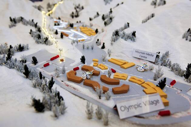 (150610) -- LAUSANNE, June 10, 2015 -- This photo shows a sandbox model at the expo of Beijing Candidate City s bid for the 2022 Winter Olympic Games Olympische Spiele Olympia OS at the Palace hotel in Lausanne, Switzerland, on June 10, 2015. ) (SP)SWITZERLAND-LAUSANNE-2022 WINTER OLYMPICS-EXPO ZhouxLei 