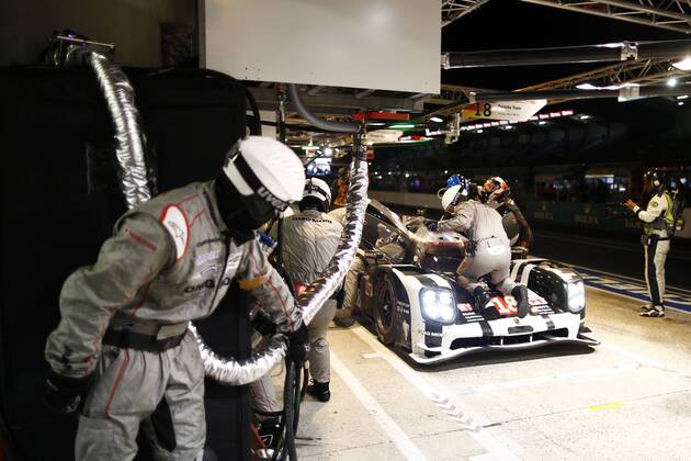 Motorsports: FIA WEC 2015: 24 Heures du Mans, Porsche 919 Hybrid, Porsche Team: Romain Dumas, Neel Jani, Marc Lieb xHOCHxZWEIx