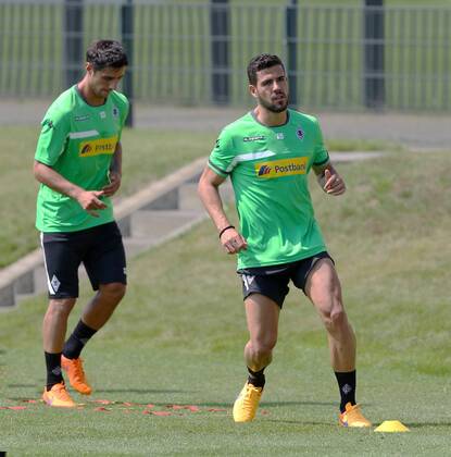 Moenchengladbach v.l. Lars Stindl (Moenchengladbach) und Alvaro Dominguez (Moenchengladbach) beim Lauftraining Auftakttraining Borussia Moenchengladbach, Fussball, 29.06.2015 , Copyright: Hommes Eibner-Pressefoto EP_MHS