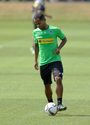 Moenchengladbach Raffael (Moenchengladbach) mit Ball Auftakttraining Borussia Moenchengladbach, Fussball, 29.06.2015 , Copyright: Hommes Eibner-Pressefoto EP_MHS