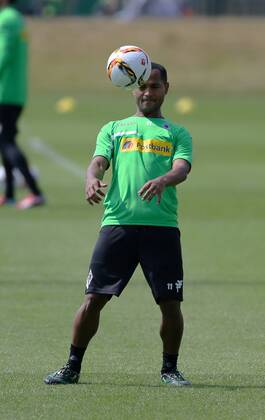 Moenchengladbach Raffael (Moenchengladbach) mit Ball Auftakttraining Borussia Moenchengladbach, Fussball, 29.06.2015 , Copyright: Hommes Eibner-Pressefoto EP_MHS