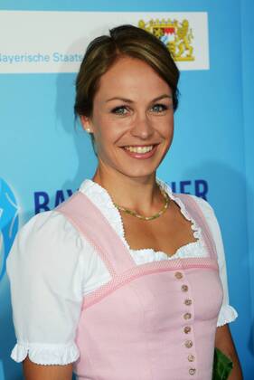 Bayerischer Sportpreis 2015. Magdalena Neuner Holzer, Biathlon Profi