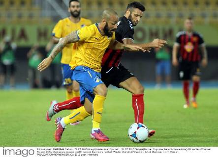 21.07.2015 Skopje(Former Yugoslav Republic Macedonia) FK Vardar-FC Apoel Nicosia UEFA Champions League qualify second leg men s football Vander Vieira(L) FC Apoel , Artak Dashyan (r) FK Vardar : 