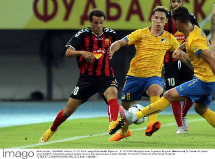 21.07.2015 Skopje(Former Yugoslav Republic Macedonia) FK Vardar-FC Apoel Nicosia UEFA Champions League qualify second leg men s football Juan Felipe(L) FK Vardar,Tomas de Vincenti(c) FC Apoel : 