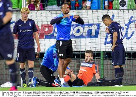 July 21, 2015 - Vilnius, Litauen - 150721 Byte signaleras efter Malmö FFs malvakt Zlatan Azinovic skadats - UEFA Champions League Quali 2015 2016 - Zalgiris Vilnius vs Malmö FF - kod LT 35107 News - July 21, 2015  - ZUMAb138