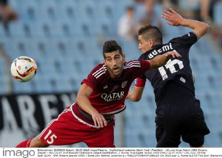 Kopfballduell zwischen Samir Hadji (Fola Esch - 15) und Arijan Ademi (GNK Dinamo Zagreb - 16) 22.07.2015 Fussball Champions League Qualifikation, 1. Runde, Rueckspiel, Saison 2015-2016 22.07.2015 LUX, CLQ, CS Fola Esch (LUX) - GNK Dinamo Zagreb (CRO) Stade Josy Barthel, Luxemburg 