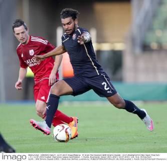 El Arabi Hilal Soudani (GNK Dinamo Zagreb - 2) im Zweikampf mit Ben Payal (Fola Esch - 7) 22.07.2015 Fussball Champions League Qualifikation, 1. Runde, Rueckspiel, Saison 2015-2016 22.07.2015 LUX, CLQ, CS Fola Esch (LUX) - GNK Dinamo Zagreb (CRO) Stade Josy Barthel, Luxemburg 