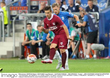 22.07.2015 POZNAN , INEA STADION , Football , UEFA CHAMPIONS LEAGUE QUALIFICATION - LECH POZNAN - FK SARAJEVO - (L) GOJKO CIMIROT (R) BARRY DOUGLAS FOTO WOJCIECH KLEPKA CYFRASPORT NEWSPIX.PL --- Newspix.pl  20150722CSWK35008
