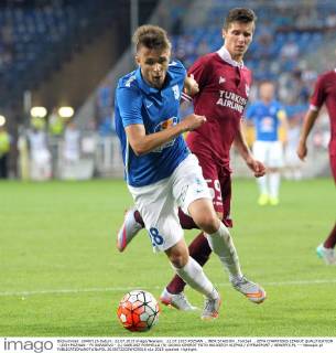 22.07.2015 POZNAN , INEA STADION , Football , UEFA CHAMPIONS LEAGUE QUALIFICATION - LECH POZNAN - FK SARAJEVO - (L) DARIUSZ FORMELLA (R) GOJKO CIMIROT FOTO WOJCIECH KLEPKA CYFRASPORT NEWSPIX.PL --- Newspix.pl  20150722CSWK35016