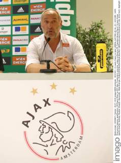 SOCCER - CL quali, Rapid vs Ajax VIENNA,AUSTRIA,28.JUL.15 - SOCCER - UEFA Champions League, qualification, SK Rapid Wien vs AFC Ajax Amsterdam, preview, press conference PK Pressekonferenz Rapid. Image shows sports director Andreas Mueller (Rapid). Keywords: Wien Energie. GEPAxpictures xChristianxOrt