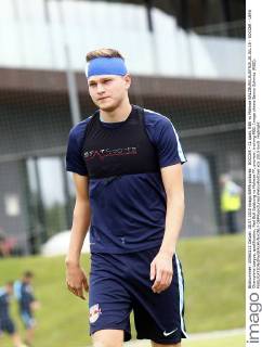 SOCCER - CL quali, RBS vs Malmoe SALZBURG,AUSTRIA,28.JUL.15 - SOCCER - UEFA Champions League, qualification, Red Bull Salzburg vs Malmoe FF, preview, training RBS. Image shows Benno Schmitz (RBS). GEPAxpictures xFelixxRoittner