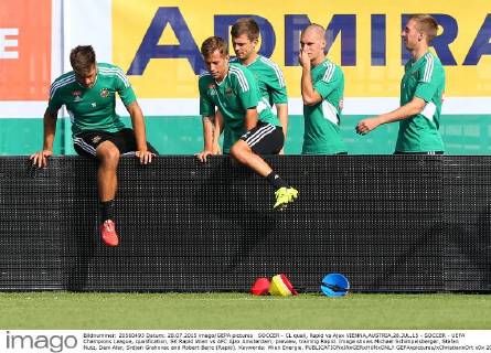 SOCCER - CL quali, Rapid vs Ajax VIENNA,AUSTRIA,28.JUL.15 - SOCCER - UEFA Champions League, qualification, SK Rapid Wien vs AFC Ajax Amsterdam, preview, training Rapid. Image shows Michael Schimpelsberger, Stefan Nutz, Deni Alar, Srdjan Grahovac and Robert Beric (Rapid). Keywords: Wien Energie. GEPAxpictures xChristianxOrt