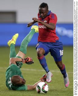 MOSCOW REGION, RUSSIA. JULY 28, 2015. Sparta s goalkeeper David Bicik (L) and CSKA s Ahmed Musa fight for the ball in their 2015 16 Season UEFA Champions League 3rd qualifying round, 1st leg football match at the Arena Khimki Stadium. Mikhail Japaridze TASS  TS00897D