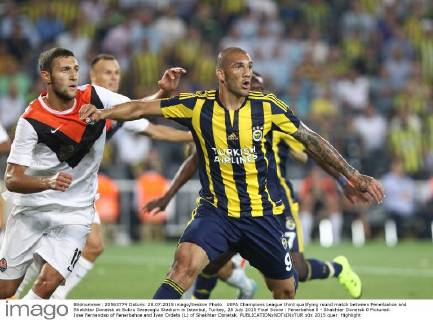 UEFA Champions League third qualifying round match between Fenerbahce and Shakhtar Donetsk at Sukru Saracoglu Stadium in Istanbul, Turkey, 28 July 2015 Final Score : Fenerbahce 0 - Shakhtar Donetsk 0 Pictured: Jose Fernandao of Fenerbahce and Ivan Ordets (L) of Shakhtar Donetsk. 