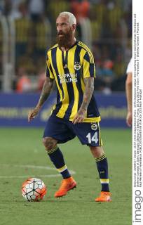 UEFA Champions League third qualifying round match between Fenerbahce and Shakhtar Donetsk at Sukru Saracoglu Stadium in Istanbul, Turkey, 28 July 2015 Final Score : Fenerbahce 0 - Shakhtar Donetsk 0 Pictured: Raul Meireles of Fenerbahce. 