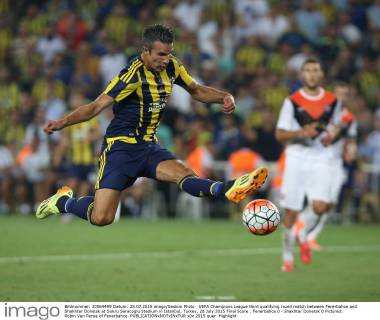 UEFA Champions League third qualifying round match between Fenerbahce and Shakhtar Donetsk at Sukru Saracoglu Stadium in Istanbul, Turkey, 28 July 2015 Final Score : Fenerbahce 0 - Shakhtar Donetsk 0 Pictured: Robin Van Persie of Fenerbahce. 