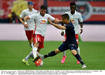 SOCCER - CL quali, RBS vs Malmoe SALZBURG,AUSTRIA,29.JUL.15 - SOCCER - UEFA Champions League, qualification, Red Bull Salzburg vs Malmoe FF. Image shows Marco Djuricin (RBS) and Yoshimar Yotun (Malmoe). GEPAxpictures xFlorianxErtl